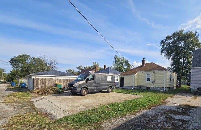 Building Photo - 754 Durbin St