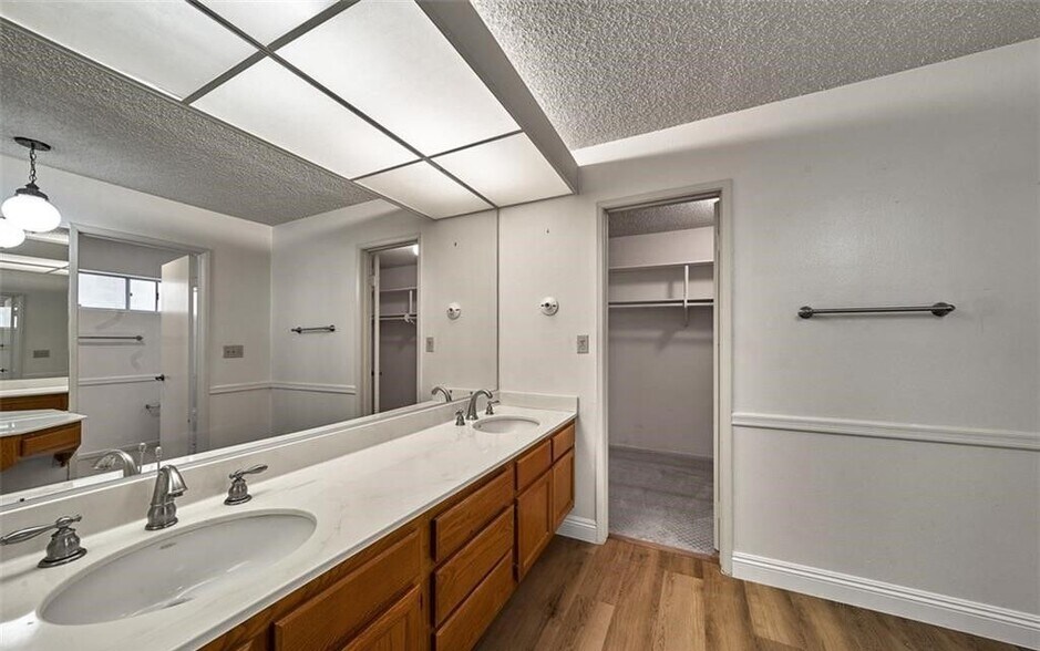 Building Photo - 18170 Andrea Cir S