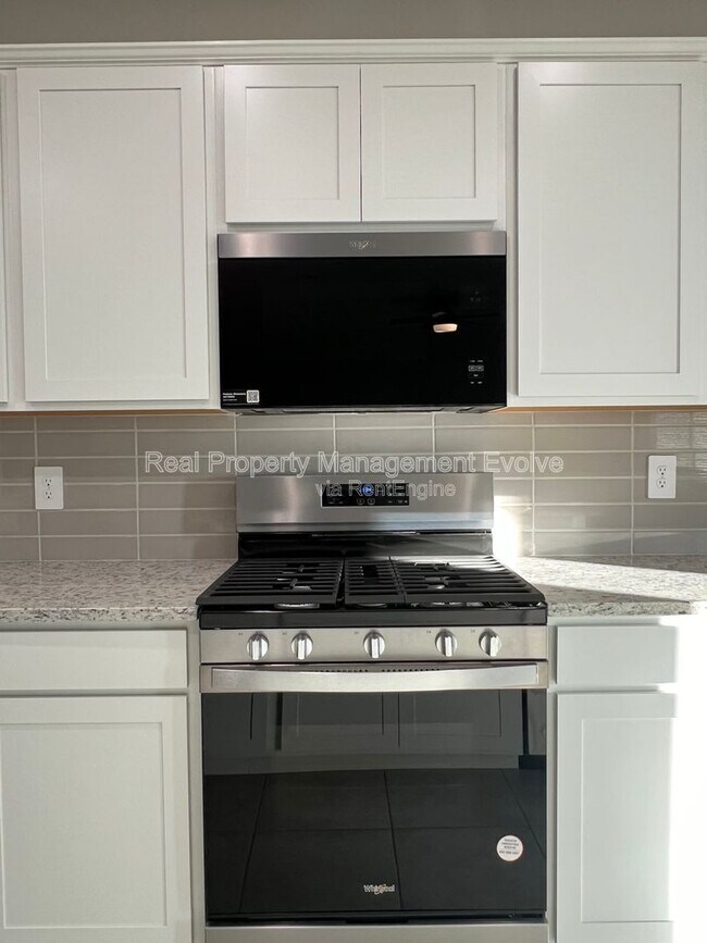 Building Photo - 3435 S 177th Dr