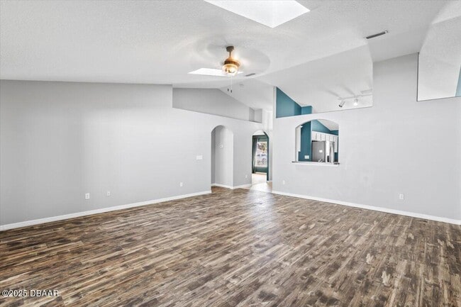 Building Photo - 39 Whitcock Ln