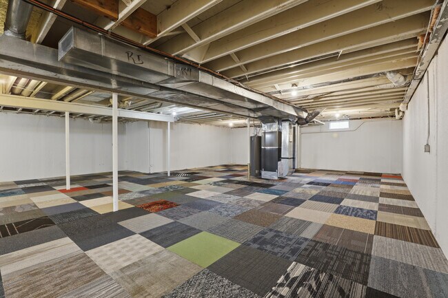 Building Photo - 35900 Abbey Dr