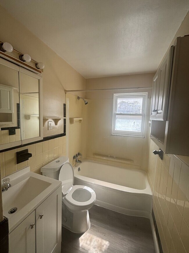 Building Photo - MAPLE HEGHTS 3 BEDROOM SINGLE (ROCKSIDE/DUNHAM)