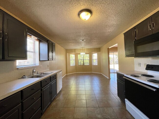 Building Photo - 2806 Derby Dr