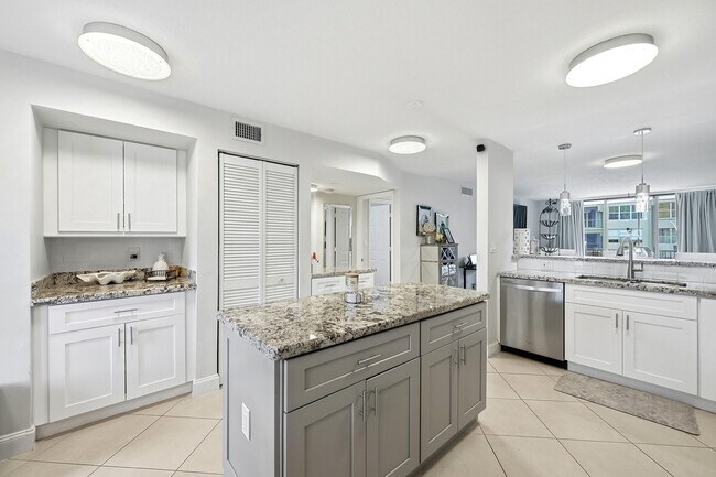 Building Photo - 777 S Federal Hwy