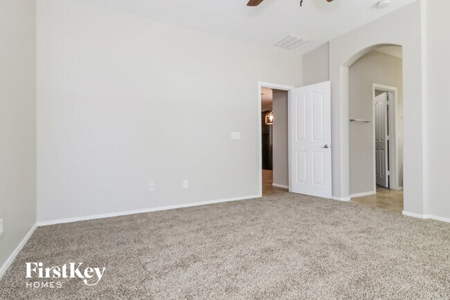 Building Photo - 9707 N 179th Dr