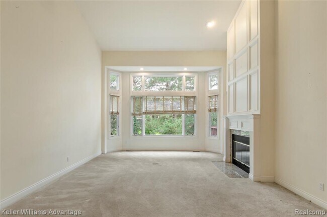 Building Photo - 47611 Manorwood Dr