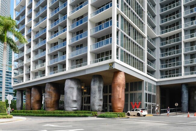 Building Photo - 495 Brickell Ave