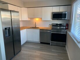 Building Photo - 1435 Manitou Blvd