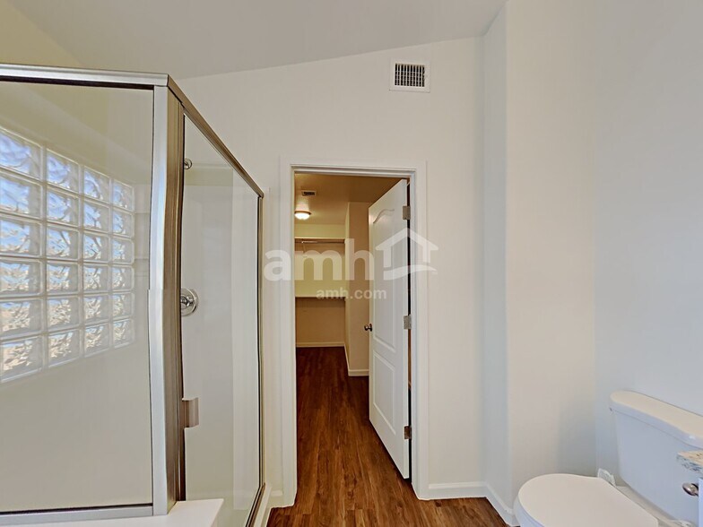 Building Photo - 9824 E Onza Ave