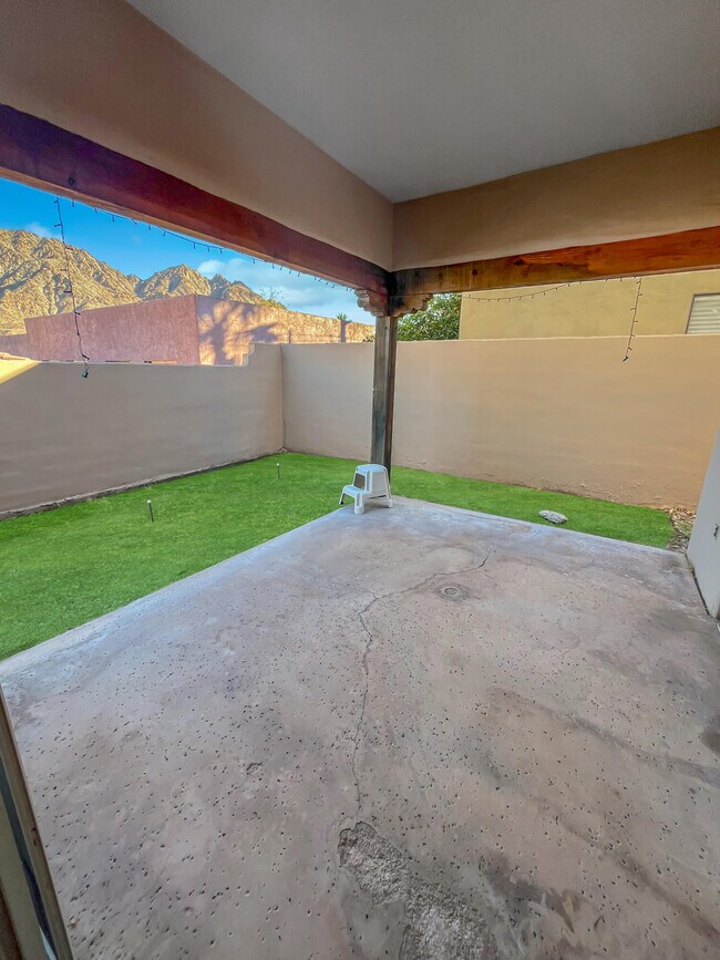 Building Photo - 54670 Avenida Alvarado