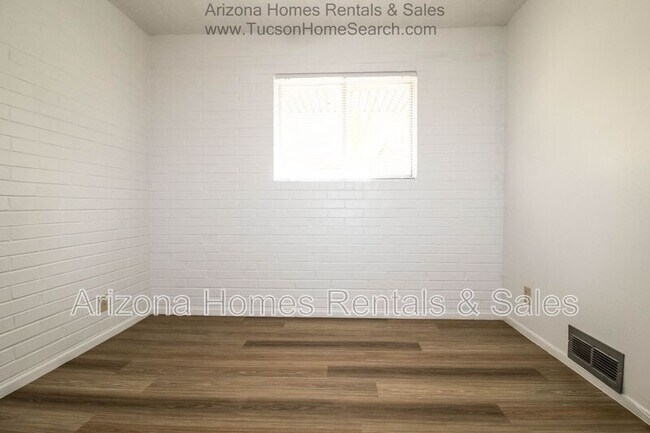 Building Photo - 8500 E Old Spanish Trail