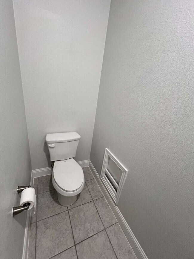 Building Photo - 688 Navasota Dr