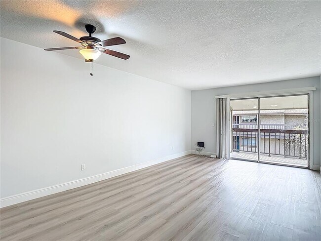 Building Photo - 6344 Newtown Cir