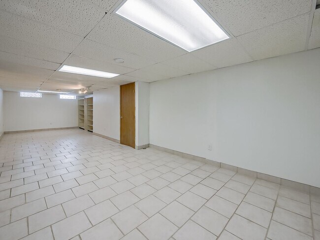 Building Photo - AVAILABLE NOW! Beautifully Updated 3-Bedroom Home with High-End Finishes!