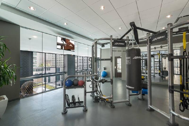 Building Photo - 70 E Lake St