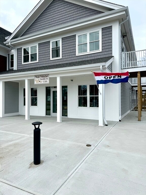 Building Photo - 626 Main St