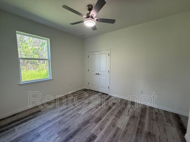 Building Photo - 10034 N Darwin Way