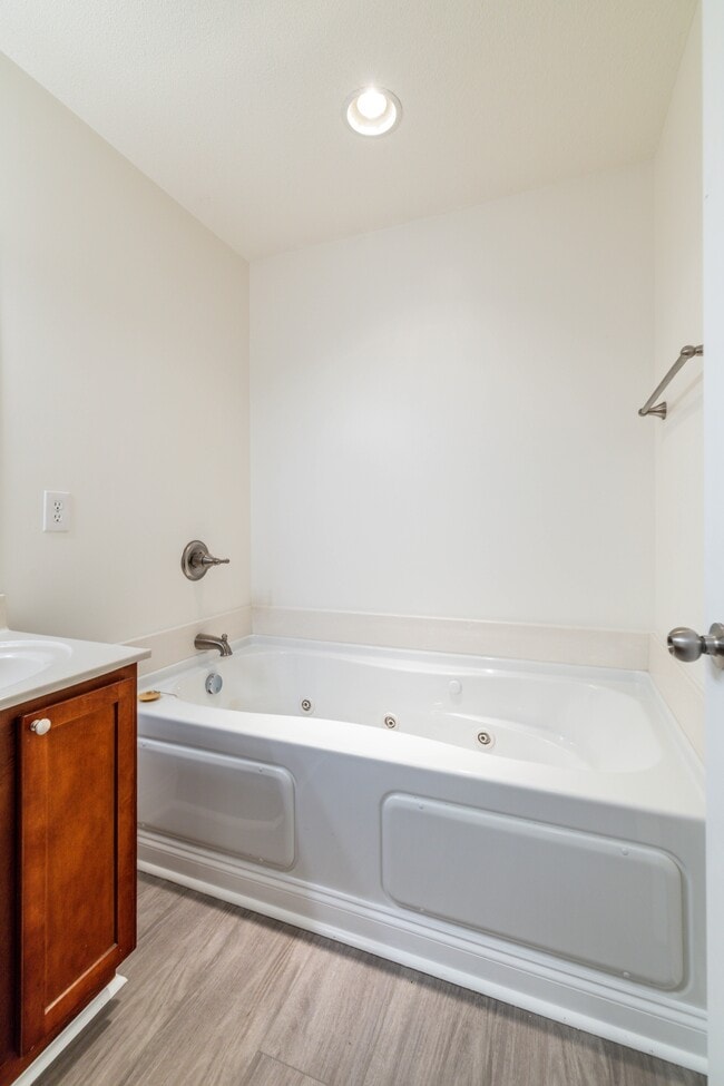 Building Photo - 5104 Cates Bend Way