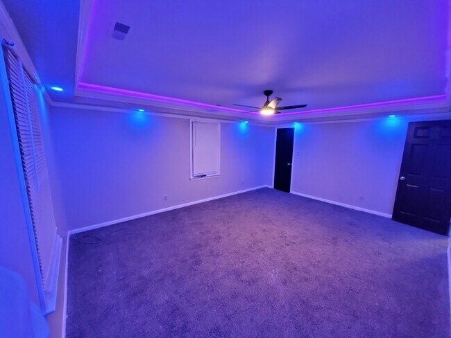 Master bedroom - 909 Ellis St