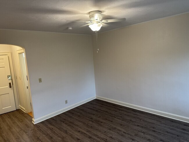 Building Photo - 16 Columbian St