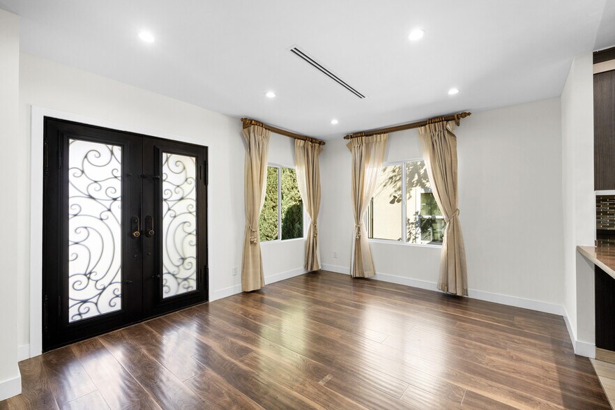 Building Photo - 1016 Linden Ave