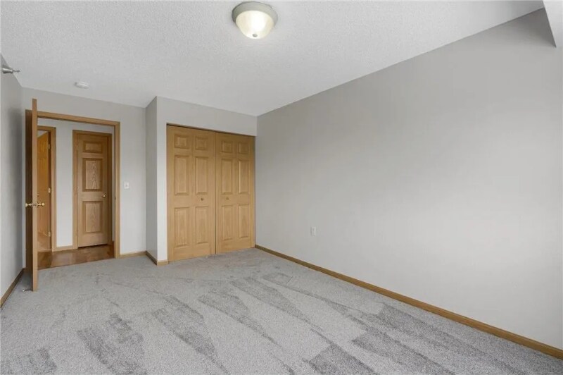 Building Photo - 1321 Lake Dr W