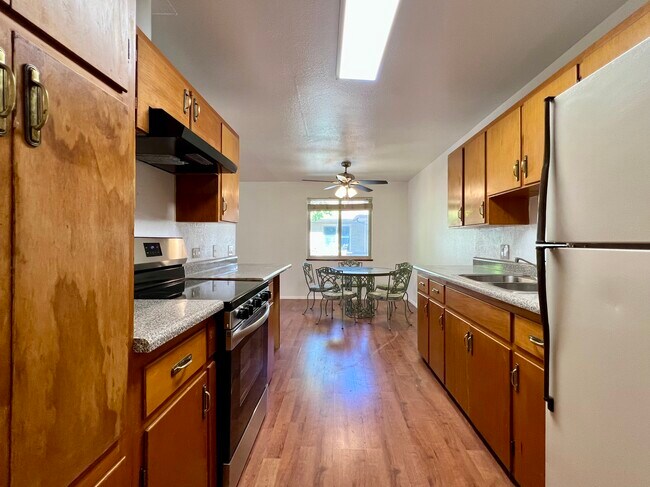 Building Photo - 3118 S Acoma St