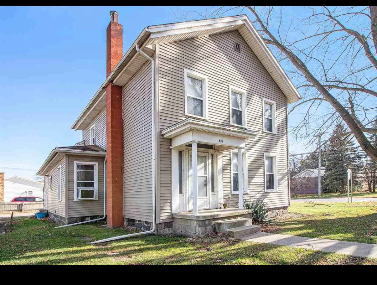 Building Photo - 301 N Main St