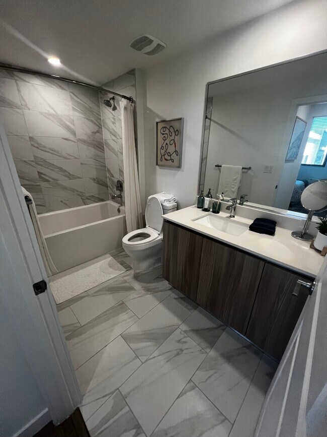 Building Photo - 670 W 74th Pl