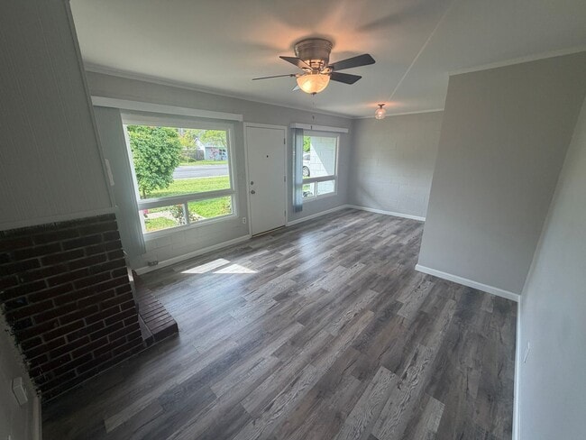 Building Photo - 5319/21 Robertson Ave