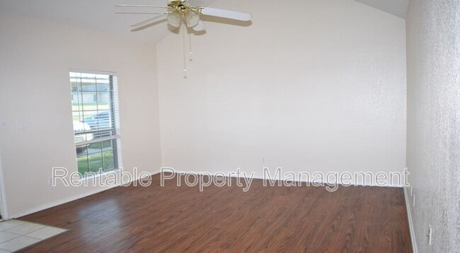 Building Photo - 105 Collett Ct