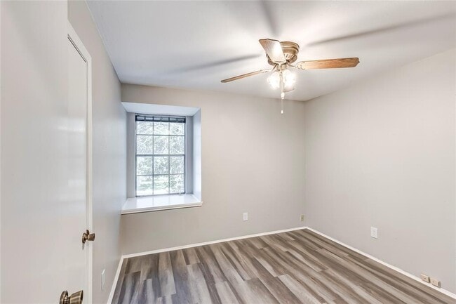 Building Photo - 6415 Jennings Dr