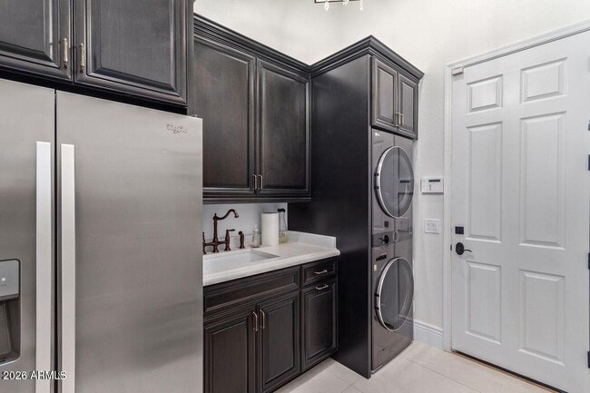 Building Photo - 2061 E Prescott Pl