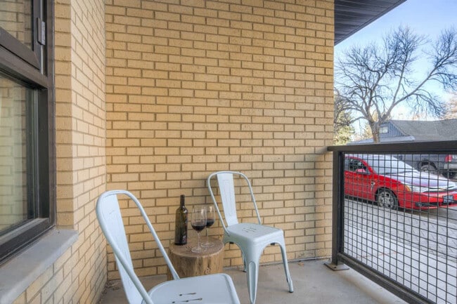 Building Photo - 110 W Beall St