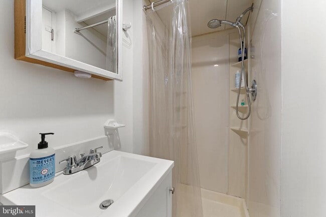 Building Photo - 5302 Baltimore Ave