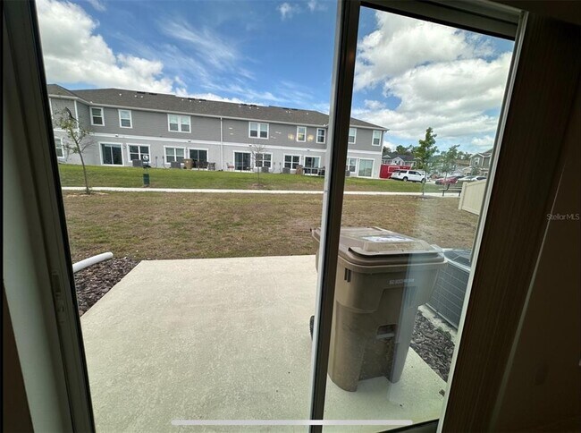 Building Photo - 662 Stoney Pointe Cir