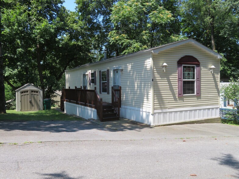 Building Photo - 37 Bircher Ave