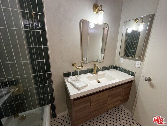 Building Photo - 71658 Cactus Dr