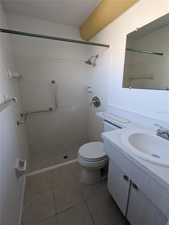 Building Photo - 4233 Hillsdale Dr