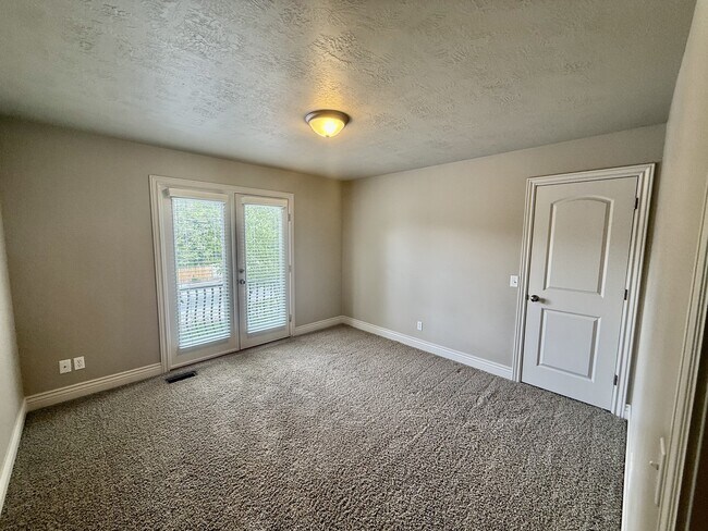Building Photo - 2034 E 4500 S