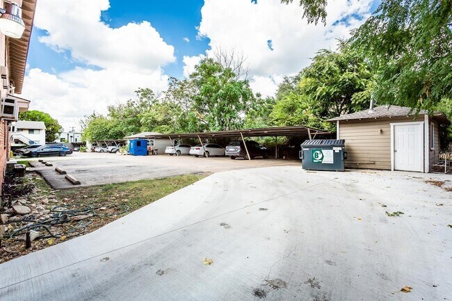 Building Photo - 5717 McCommas Blvd