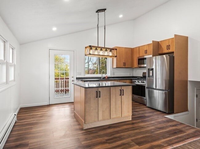 Building Photo - 38 Hilda St