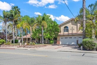 Building Photo - 1400 Arkell Rd