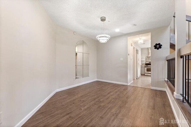 Building Photo - 496 Westgate Dr