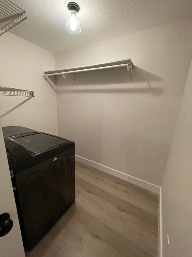 Building Photo - 104 Half Moon Cir