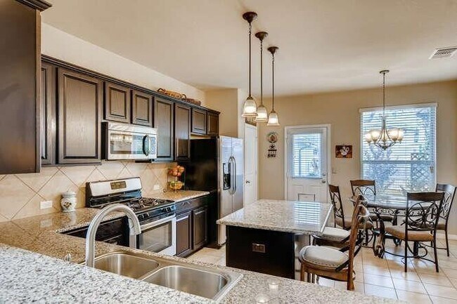 Building Photo - 1428 Bess Cove