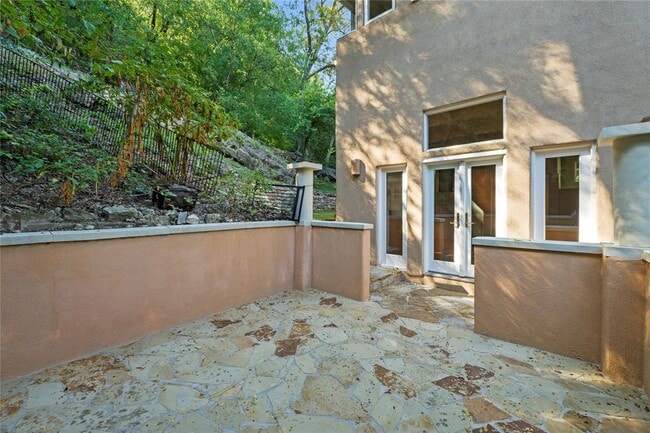 Building Photo - 3307 Rivercrest Dr