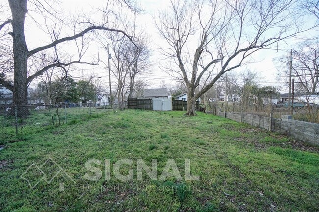 Building Photo - 3845 36th Ave N