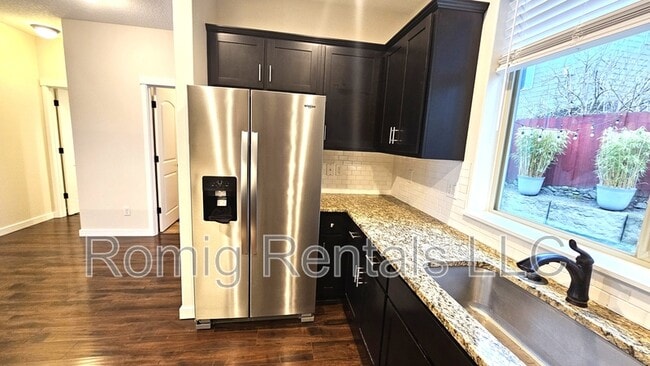 Building Photo - 1403 NE 71st Dr