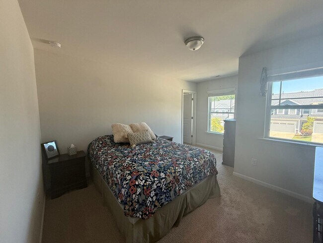 Building Photo - 784 Amarra Dr